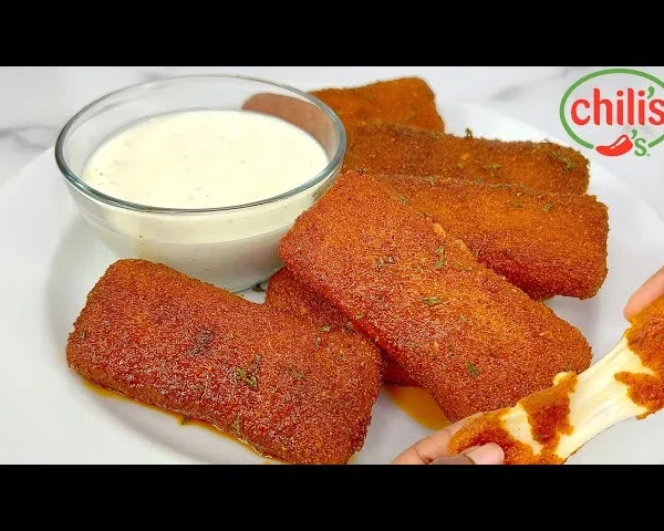 Make Chili’s-Style Mozzarella Sticks at Home